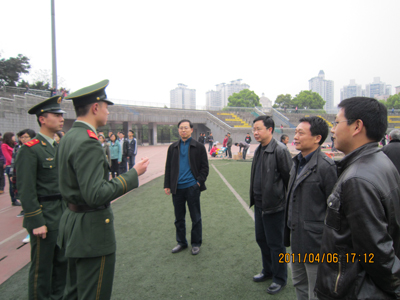 刘清才副院长等领导看望研究生院方阵代表