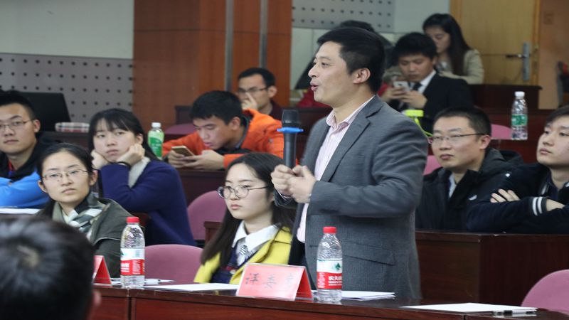 重庆大学第七届研究生辩论赛八进四晋级赛落幕