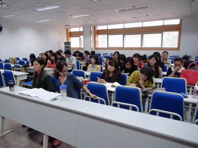 公共管理学院研究生第二党支部首次支部大会顺利举行