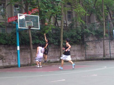 2012年“动力印象杯”学生篮球赛循环赛完赛