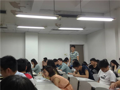 总结不足,再接再厉——重庆大学第九届研歌赛组委会第一次总结大会成功举办
