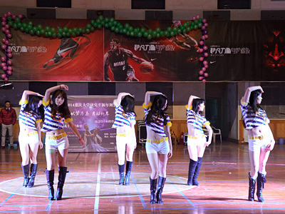 “以梦为马,舞动新年”——2014年重庆大学研究生新年舞会成功举办