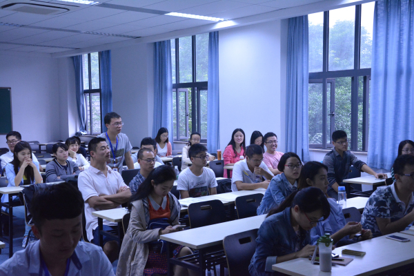 光影艺术,与君共享——共青团重庆大学研究生委员会摄影交流活动成功举办