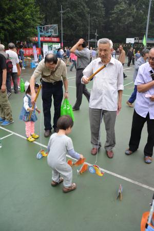 重庆大学重阳节系列活动之趣味游园会