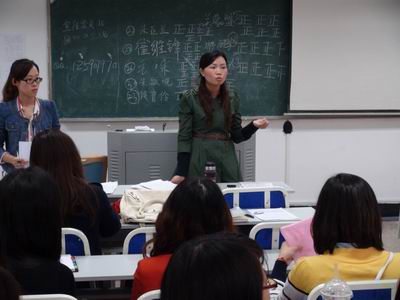 公共管理学院研究生第二党支部首次支部大会顺利举行