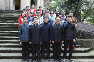 传承先辈精神旗帜,学子献礼十八大——微电影《父辈的旗帜》顺利上映