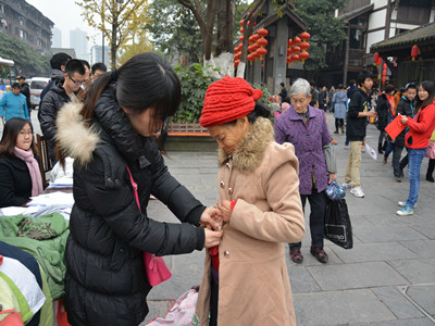 走进市民学校 志愿回馈社会——重庆大学2014年度“启邦”研究生党支部书记培训实践活动第二期