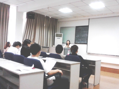 建筑城规学院党支部就“组织发展若干问题”举行干部培训
