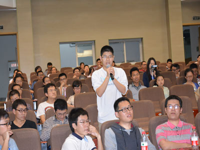 “党史专家”厉华走进重庆大学,带来“忠诚与背叛:你不知道的历史故事”主题讲座