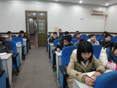 法学院举办北大法宝法律数据库系统和模拟法庭实验室软件培训