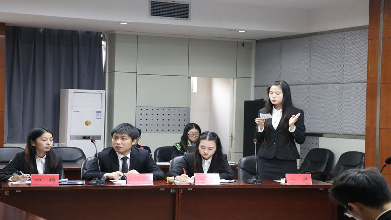 重庆大学第七届研究生辩论赛八进四晋级赛落幕